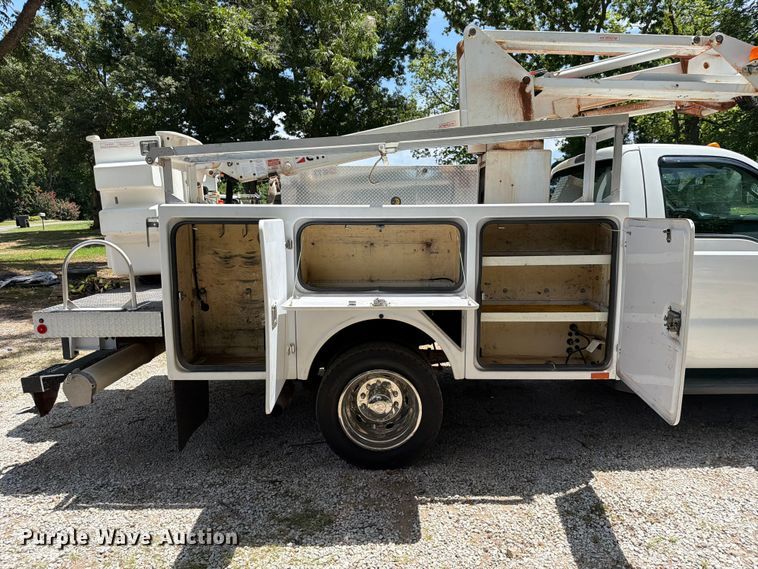 image for item FN2513 2015 Ford F450 Super Duty bucket truck
