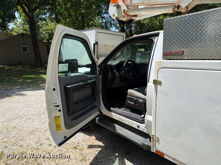 image for item FN2513 2015 Ford F450 Super Duty bucket truck