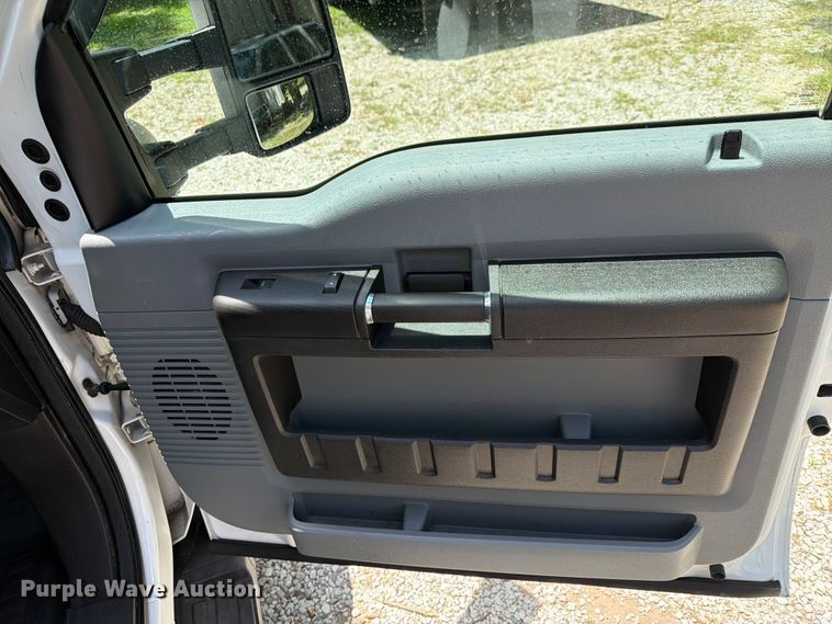 image for item FN2513 2015 Ford F450 Super Duty bucket truck