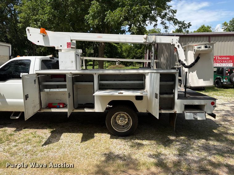 image for item FN2514 2015 Ford F450 Super Duty bucket truck