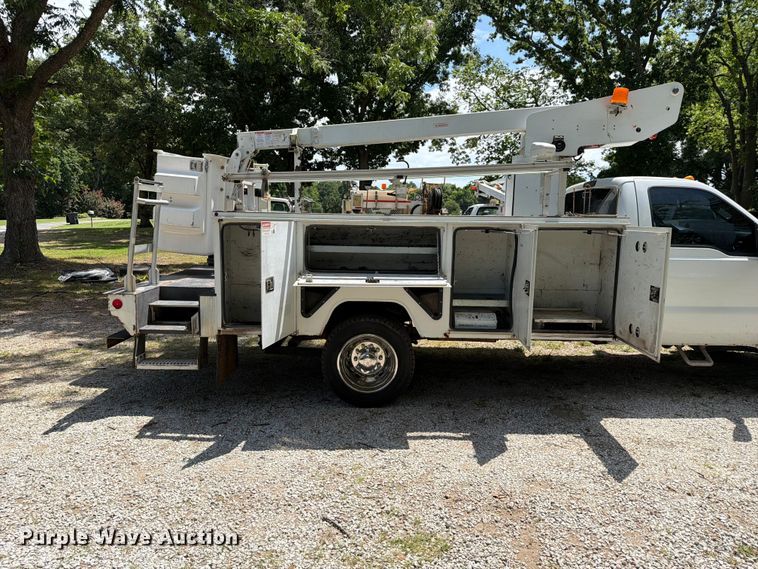 image for item FN2514 2015 Ford F450 Super Duty bucket truck