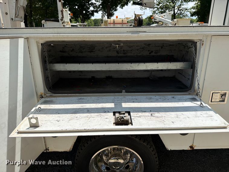 image for item FN2514 2015 Ford F450 Super Duty bucket truck