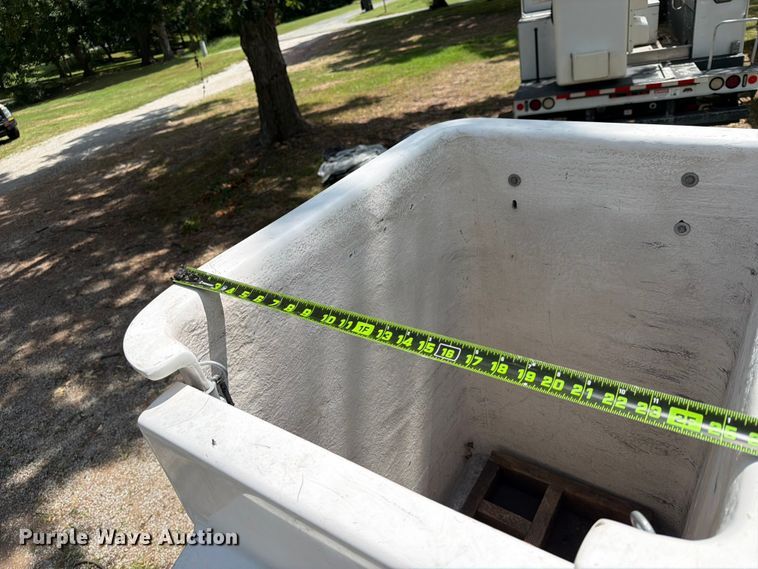 image for item FN2514 2015 Ford F450 Super Duty bucket truck