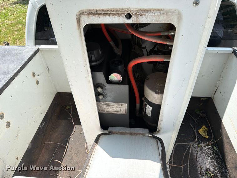 image for item FN2514 2015 Ford F450 Super Duty bucket truck