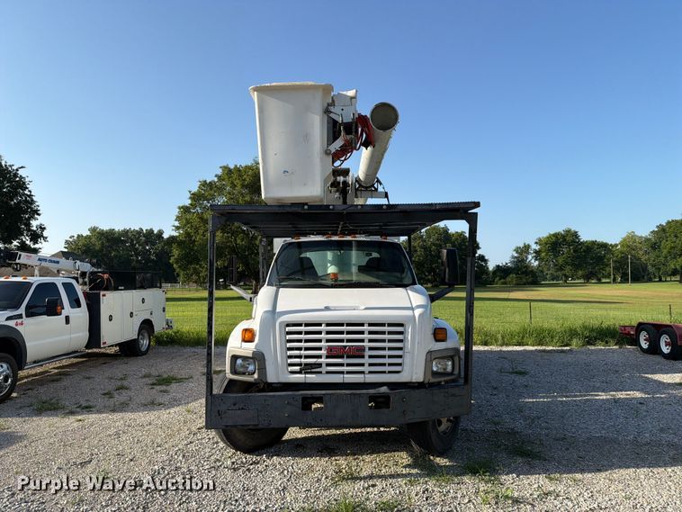 image for item FN2516 2007 GMC C7500 forestry bucket truck