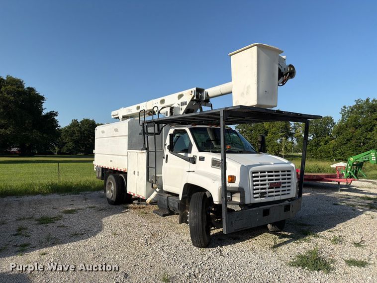 image for item FN2516 2007 GMC C7500 forestry bucket truck