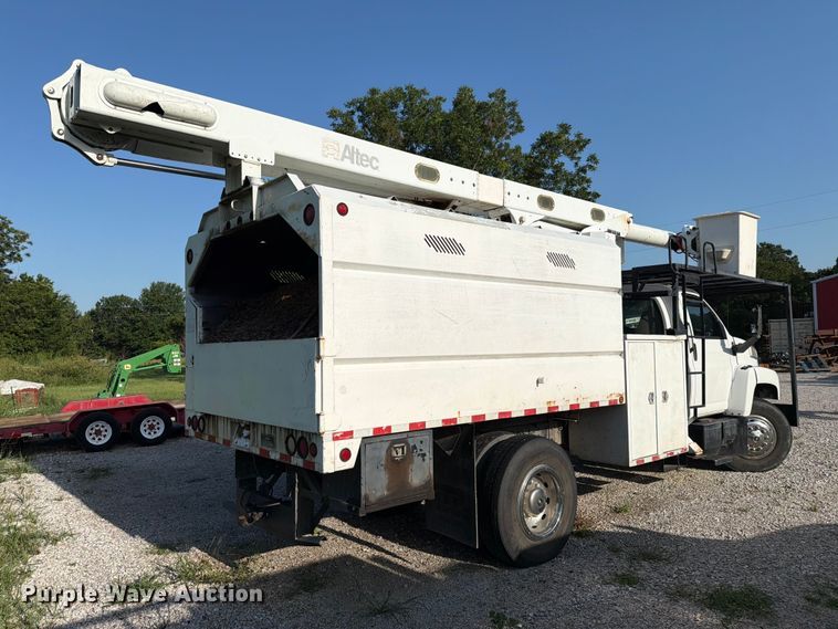 image for item FN2516 2007 GMC C7500 forestry bucket truck