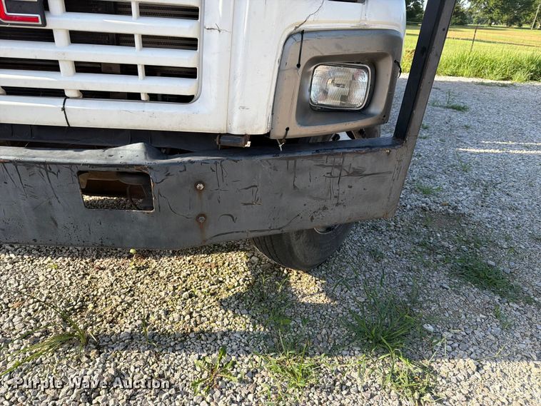 image for item FN2516 2007 GMC C7500 forestry bucket truck