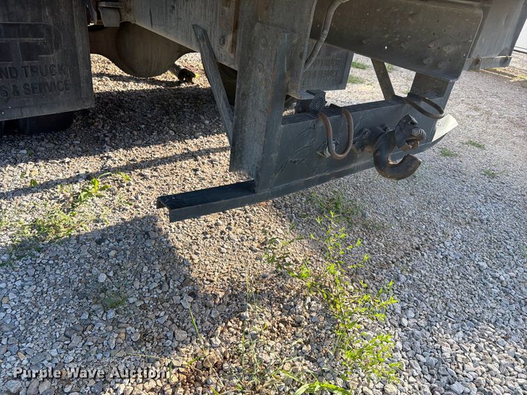 image for item FN2516 2007 GMC C7500 forestry bucket truck