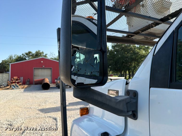 image for item FN2516 2007 GMC C7500 forestry bucket truck