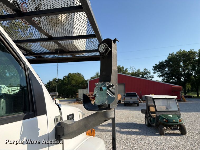 image for item FN2516 2007 GMC C7500 forestry bucket truck