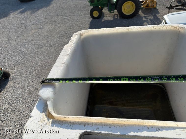 image for item FN2516 2007 GMC C7500 forestry bucket truck