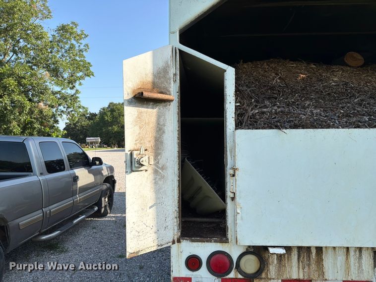 image for item FN2516 2007 GMC C7500 forestry bucket truck
