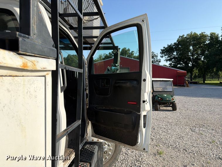 image for item FN2516 2007 GMC C7500 forestry bucket truck