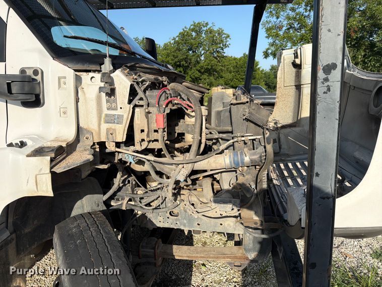 image for item FN2516 2007 GMC C7500 forestry bucket truck