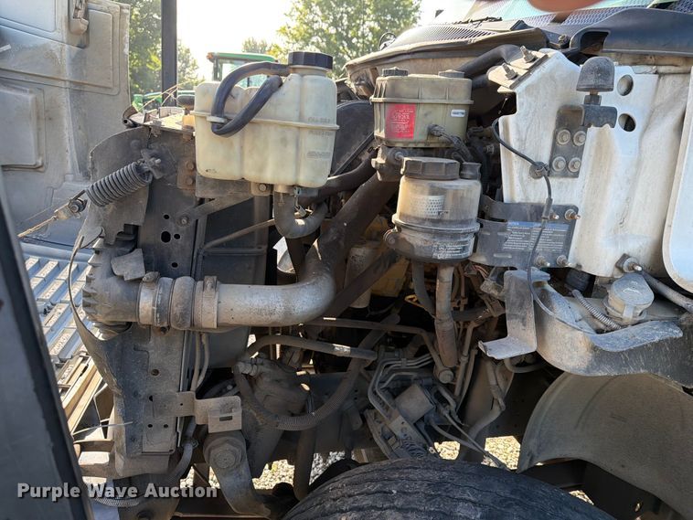 image for item FN2516 2007 GMC C7500 forestry bucket truck
