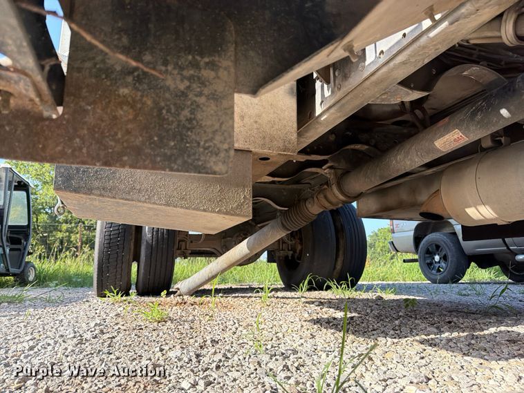 image for item FN2516 2007 GMC C7500 forestry bucket truck