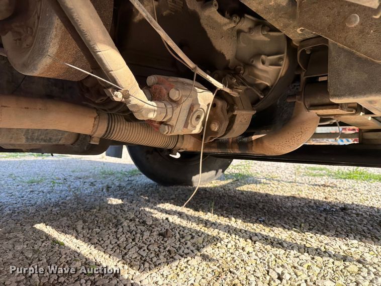 image for item FN2516 2007 GMC C7500 forestry bucket truck