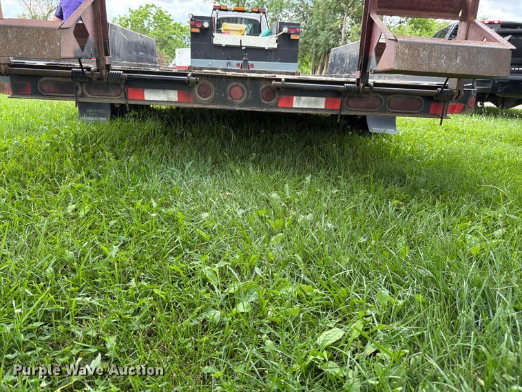 image for item FN5748 2010 Towmaster T-1200 equipment trailer