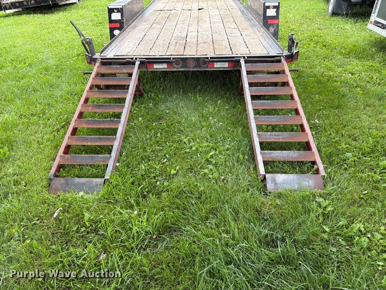 image for item FN5748 2010 Towmaster T-1200 equipment trailer