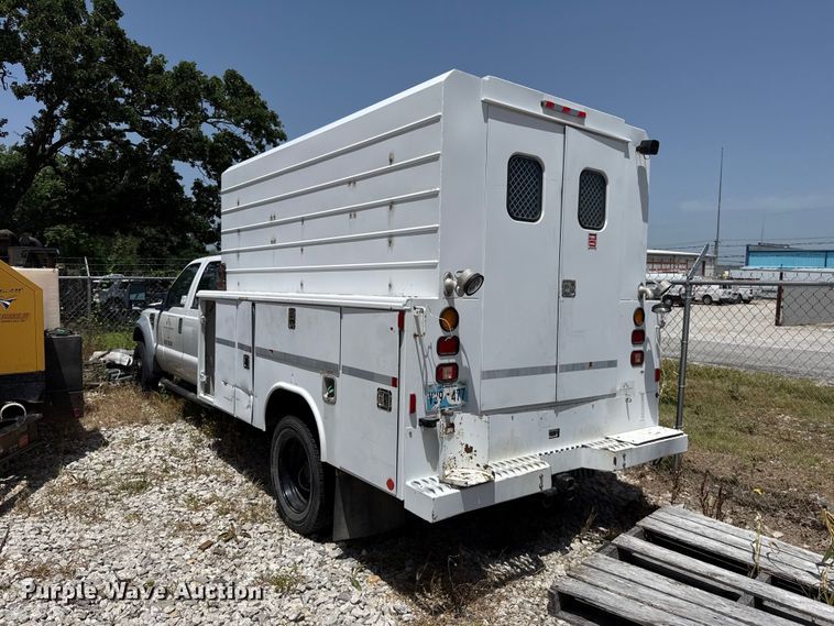 image for item FO4506 2008 Ford F550 Super Duty XL Crew Cab service truck