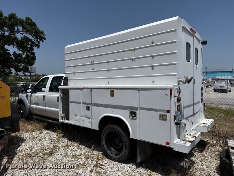 image for item FO4506 2008 Ford F550 Super Duty XL Crew Cab service truck