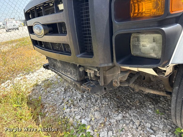 image for item FO4506 2008 Ford F550 Super Duty XL Crew Cab service truck