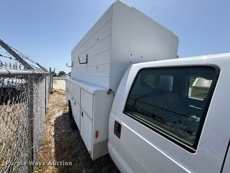 image for item FO4506 2008 Ford F550 Super Duty XL Crew Cab service truck