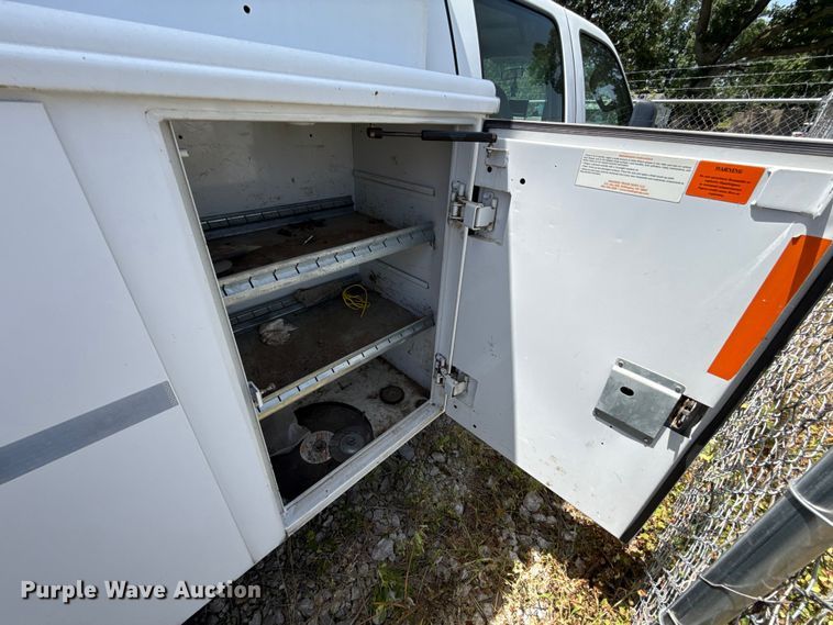 image for item FO4506 2008 Ford F550 Super Duty XL Crew Cab service truck