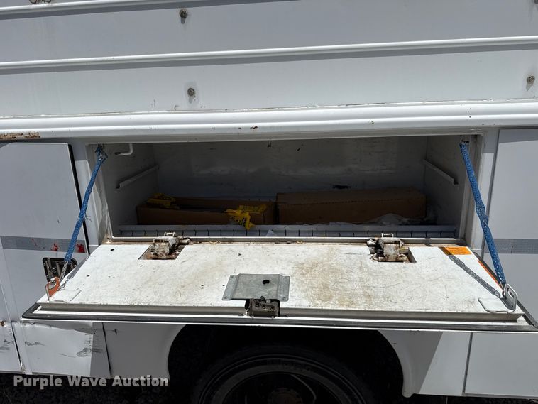 image for item FO4506 2008 Ford F550 Super Duty XL Crew Cab service truck