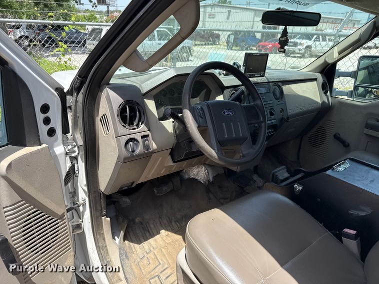image for item FO4506 2008 Ford F550 Super Duty XL Crew Cab service truck