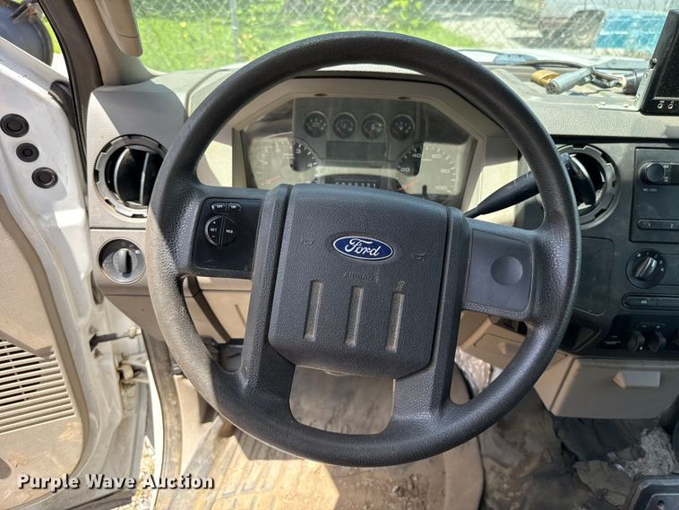 image for item FO4506 2008 Ford F550 Super Duty XL Crew Cab service truck