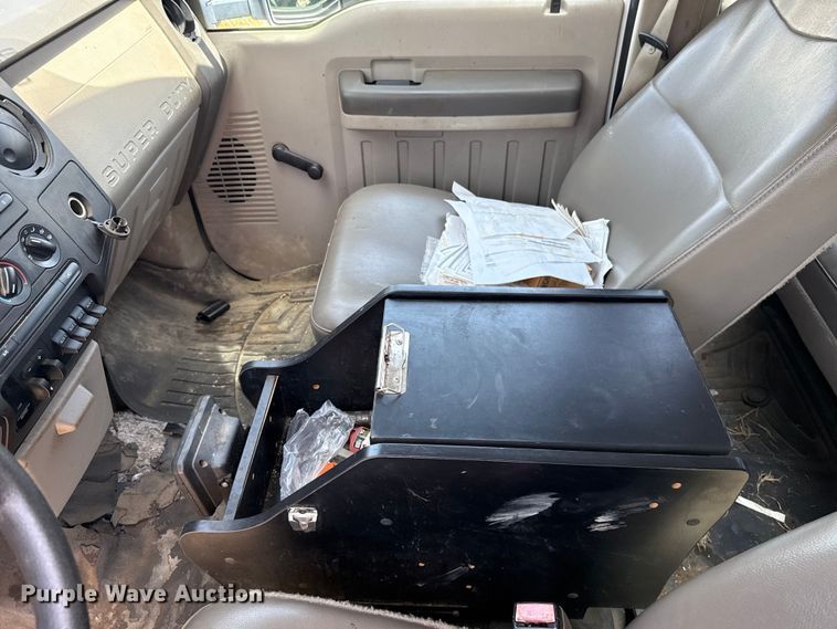 image for item FO4506 2008 Ford F550 Super Duty XL Crew Cab service truck