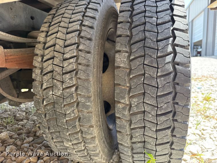 image for item FO4506 2008 Ford F550 Super Duty XL Crew Cab service truck