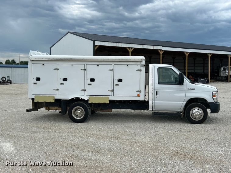 image for item FT6001 2018 Ford E450 Super Duty refrigerated delivery truck
