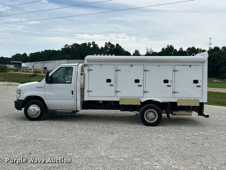 image for item FT6001 2018 Ford E450 Super Duty refrigerated delivery truck