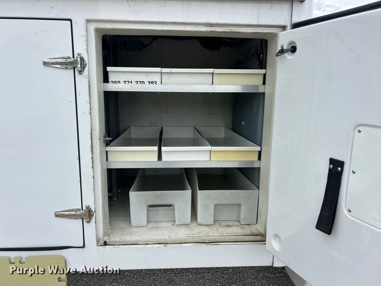 image for item FT6001 2018 Ford E450 Super Duty refrigerated delivery truck