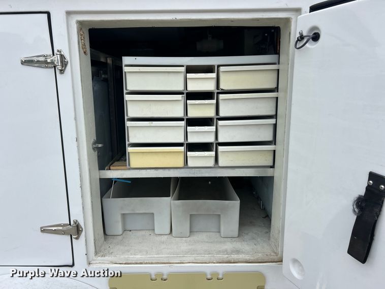 image for item FT6001 2018 Ford E450 Super Duty refrigerated delivery truck