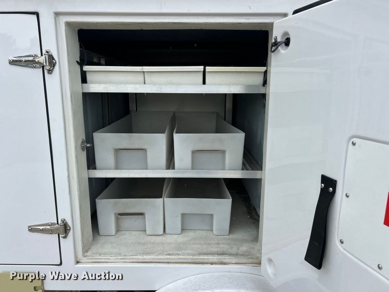 image for item FT6001 2018 Ford E450 Super Duty refrigerated delivery truck