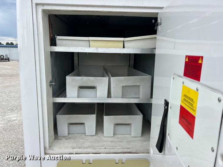 image for item FT6001 2018 Ford E450 Super Duty refrigerated delivery truck