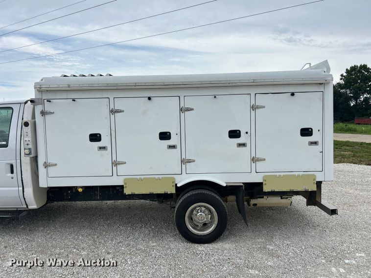 image for item FT6001 2018 Ford E450 Super Duty refrigerated delivery truck