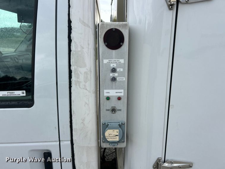 image for item FT6001 2018 Ford E450 Super Duty refrigerated delivery truck