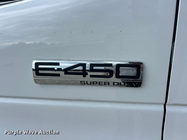 image for item FT6001 2018 Ford E450 Super Duty refrigerated delivery truck