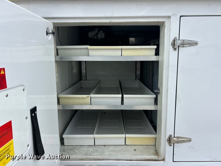 image for item FT6001 2018 Ford E450 Super Duty refrigerated delivery truck