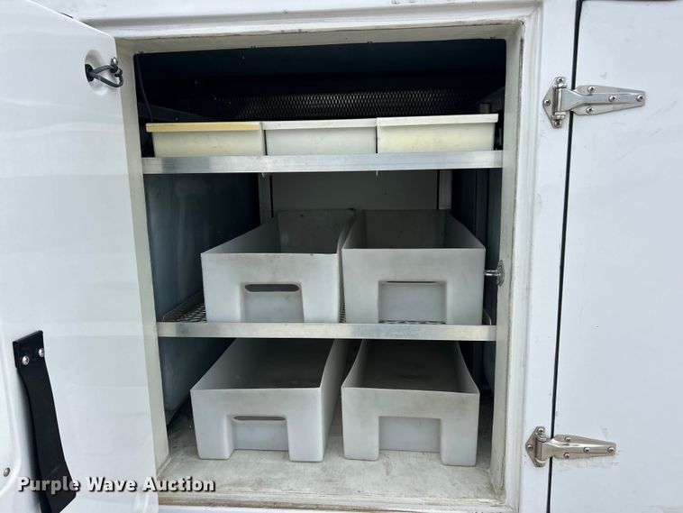 image for item FT6001 2018 Ford E450 Super Duty refrigerated delivery truck