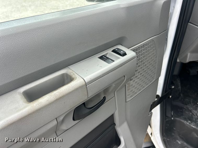 image for item FT6001 2018 Ford E450 Super Duty refrigerated delivery truck