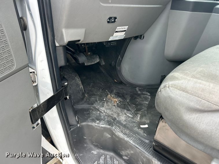image for item FT6001 2018 Ford E450 Super Duty refrigerated delivery truck