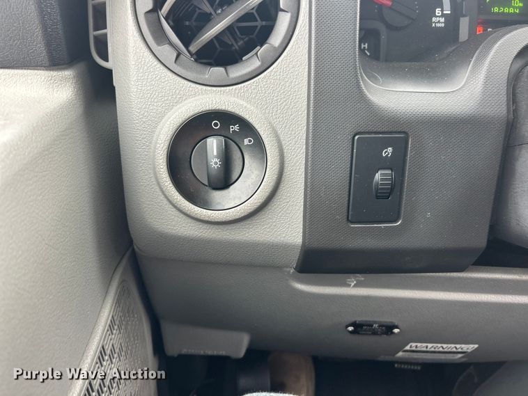 image for item FT6001 2018 Ford E450 Super Duty refrigerated delivery truck