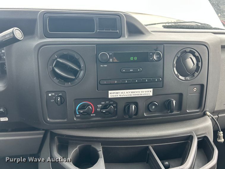 image for item FT6001 2018 Ford E450 Super Duty refrigerated delivery truck
