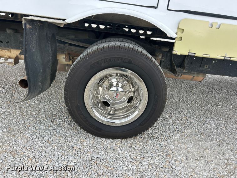 image for item FT6001 2018 Ford E450 Super Duty refrigerated delivery truck